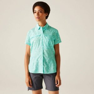 Travel Packaway damska koszula z krótkim rękawem. Białe koszule Regatta, bez wzorów, bez kołnierzyka, bez ramiączek. Za 232,00 zł.