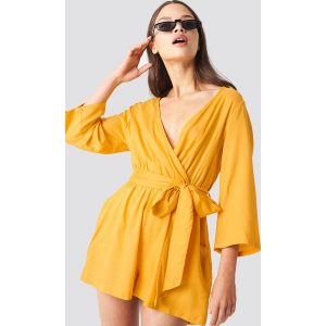 NA-KD Kopertowy kombinezon - Yellow. Kombinezony marki NA-KD. Za 121,95 zł.