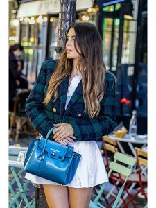 Victor & Hugo Paris Skórzana torebka "Jeny" w kolorze niebieskim - 25 x 19 x 7 cm rozmiar: onesize. Niebieskie torebki klasyczne Victor & Hugo Paris, bez wzorów, z materiału, przez ramię, bez dodatków. Za 347,99 zł.