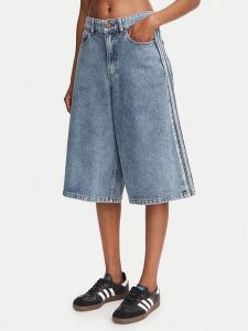 Adidas Bermudy KQ6478 Niebieski Oversize. Niebieskie szorty ADIDAS, bez wzorów, z bawełny. Za 299,99 zł.