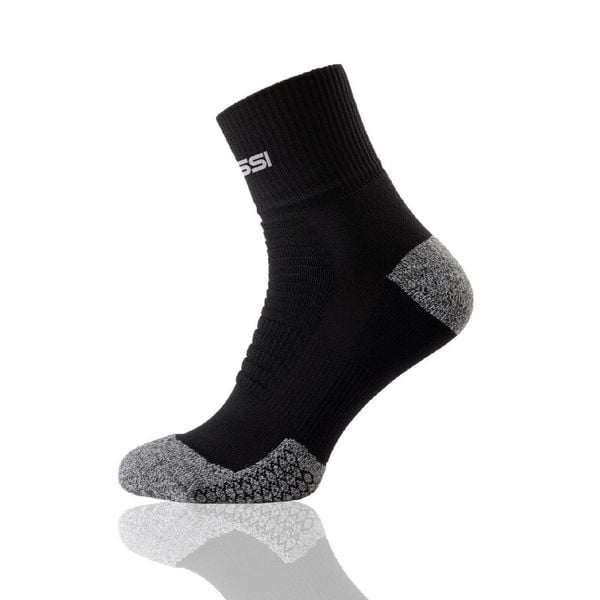 Skarpety sportowe Unisex Nessi Sportswear Trail U Termoaktywne. Czarne skarpetki NESSI SPORTSWEAR, bez wzorów. W wyprzedaży za 44,90 zł.