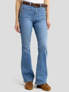 Jeansy damskie flare niebieskie Sophie 343. Niebieskie jeansy Big Star, bez wzorów, z denimu, z podwyższonym stanem. Za 329,99 zł.