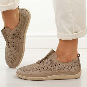 Beżowe skórzane półbuty damskie barefoot M.Daszyński Ol38-7. Brązowe półbuty M.Daszyński, na jesień, bez wzorów, z jeansu, bez obcasa, na płaskiej podeszwie, bez zapięcia. W wyprzedaży za 206,10 zł.