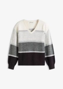 Sweter z dzianiny. Czarne swetry klasyczne bonprix, z dzianiny, bez kołnierzyka. Za 124,99 zł.