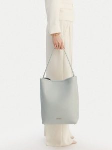 GINO ROSSI Torebka C-LDA8552 Niebieski. Niebieskie torebki klasyczne Gino Rossi, bez wzorów, z materiału, bez dodatków. Za 229,99 zł.