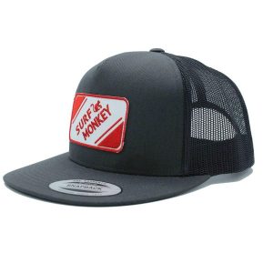 Czapka Trucker - Płaski Daszek - Pełna Naszywka (Szary/Czerwony). Czerwone czapki SURF MONKEY, z aplikacjami, z bawełny. Za 135,96 zł.