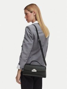 KARL LAGERFELD Torebka B3W30114 Czarny. Czarne kuferki KARL LAGERFELD, bez wzorów, ze skóry, bez dodatków. Za 649,99 zł.