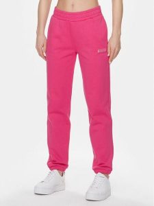 Guess Spodnie dresowe Eleanora V4RB10 KC5O0 Różowy Regular Fit. Czerwone spodnie dresowe Guess, m, z aplikacjami, z bawełny. Za 219,99 zł.