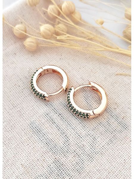 Atelier MIU Pozłacane kolczyki-kreole z cyrkoniami rozmiar: onesize. Zielone kolczyki Atelier MIU, z cyrkonią, pozłacane. Za 65,69 zł.