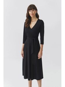 TATUUM Sukienka "Iga 2" w kolorze czarnym rozmiar: M. Czarne sukienki Tatuum, na co dzień, m, bez wzorów, z tkaniny, bez kołnierzyka, bez ramiączek, midi, proste. Za 184,89 zł.