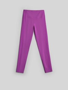 4F Legginsy do jogi szybkoschnące damskie - różowe XS. Czerwone legginsy 4f, bez wzorów, z materiału, z podwyższonym stanem. Za 149,99 zł.