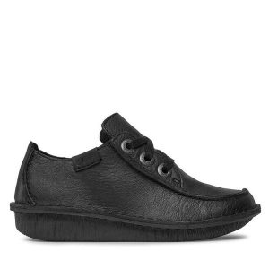Półbuty Clarks. Czarne półbuty Clarks, bez wzorów, bez obcasa, na płaskiej podeszwie, bez zapięcia. Za 499,99 zł.