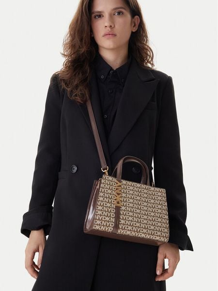 DKNY Torebka R52D5G56 Brązowy. Brązowe torebki klasyczne DKNY, bez wzorów, ze skóry, bez dodatków. Za 669,99 zł.