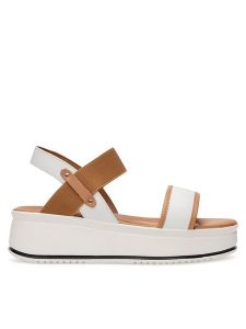 Lasocki Sandały ARC-4883-04 Biały. Białe sandały Lasocki, bez wzorów, z materiału, bez obcasa, na koturnie, bez zapięcia. Za 101,99 zł.