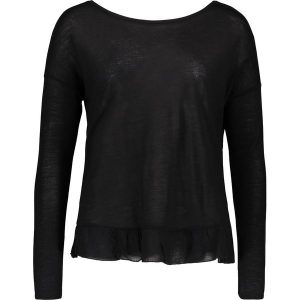Koszulka w kolorze czarnym. Czarne bluzki marki Benetton, z wełny, z dekoltem w łódkę, z długim rękawem. W wyprzedaży za 45,95 zł.