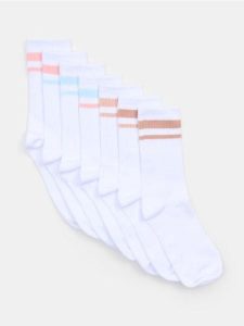 Prążkowane skarpetki 7 pack - wielobarwny. Skarpetki Sinsay, bez wzorów, prążkowane. Za 19,99 zł.