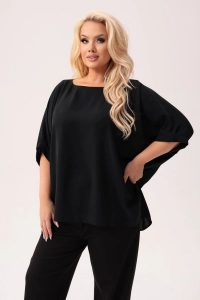 Czarna kimonowa bluzka Gabi PLUS SIZE XXL JESIEŃ. Czarne bluzki Moda Size Plus Iwanek, plus size, bez wzorów, z elastanu, eleganckie, z asymetrycznym kołnierzem, plus size, bez ramiączek. Za 199,90 zł.