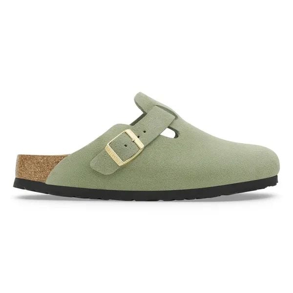 BIRKENSTOCK Boston Soft Footbed Suede Leathe Klapki damskie. Zielone klapki Birkenstock, bez wzorów, bez obcasa. Za 499,99 zł.