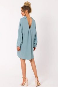 Sukienka koszulowa z dekoltem V na plecach niebieska. Niebieskie sukienki MOE, na co dzień, m, bez wzorów, bez kołnierzyka, bez ramiączek, koszulowe. Za 279,00 zł.