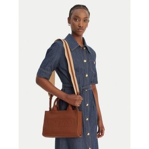 Torebka LOVE MOSCHINO. Brązowe torebki klasyczne LOVE MOSCHINO, bez wzorów, bez dodatków. Za 677,99 zł.