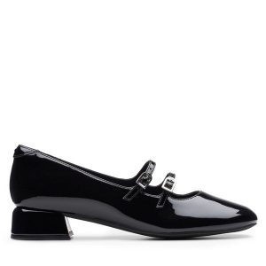 Baleriny Clarks. Czarne balerinki Clarks, bez wzorów, bez obcasa, bez zapięcia. Za 359,99 zł.