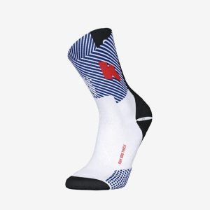 Skarpetki do biegania Kiprun Run 900 wysokie grube edycja limitowana Paris 26. Skarpetki KIPRUN, bez wzorów, z dzianiny. Za 49,99 zł.