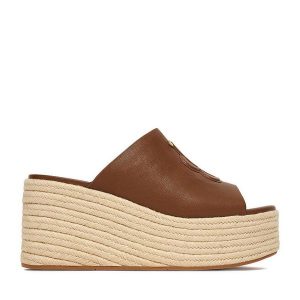 Espadryle Badura. Brązowe espadryle Badura, bez wzorów, bez obcasa. Za 349,99 zł.
