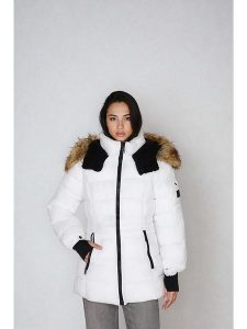 Steve Madden Kurtka zimowa w kolorze białym rozmiar: XXL. Białe kurtki Steve Madden, na zimę, xxl, bez wzorów, z puchu, bez kaptura. Za 218,05 zł.