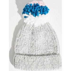 Czapka z pomponem - Jasny szar. Czapki marki Sinsay. W wyprzedaży za 4,99 zł.