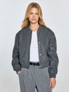 Kurtka damska bomber szara Joesie 902. Szare kurtki Big Star, l, bez wzorów, z jeansu, bez kaptura. Za 359,99 zł.