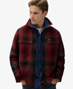 Superdry Wool Blend Miller Overshirt – koszula-overshirt z wełną. Czerwone koszule Superdry, xl, z aplikacjami, z bawełny, bez kołnierzyka, bez ramiączek. Za 439,80 zł.