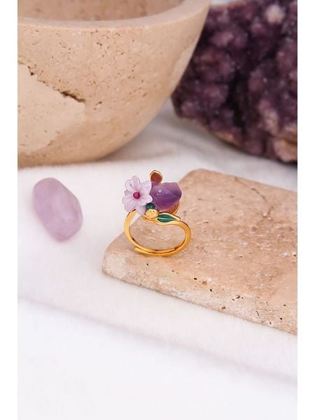 Pierres delicates Pozłacany pierścionek z ametystami i cyrkoniami rozmiar: onesize. Żółte pierścionki Pierres delicates, z ametystem, pozłacane. Za 91,99 zł.