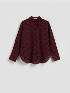 Bawełniana koszula z haftowaniem - burgundowy. Czerwone koszule Reserved, l, bez wzorów, z bawełny, bez kołnierzyka, bez ramiączek. Za 149,99 zł.