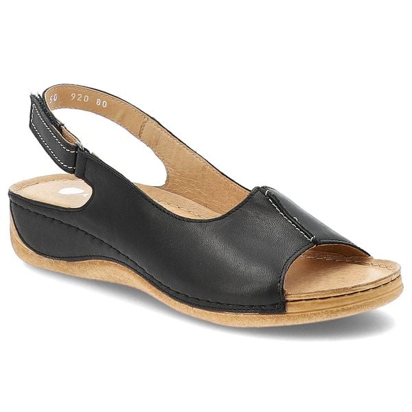 Czarne Sandały Armodo Płaskie Obuwie Damskie. Czarne sandały Armodo, bez wzorów, ze skóry, bez obcasa, na płaskiej podeszwie, bez zapięcia. Za 199,00 zł.