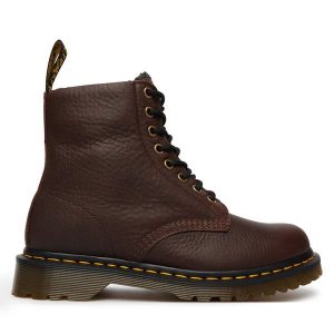 Trapery Dr. Martens. Brązowe buty zimowe Dr. Martens, bez obcasa, bez zapięcia. Za 989,99 zł.