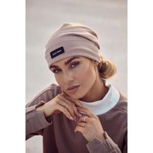 Czapka Beanie z Naszywką - MOKKA. Białe czapki MOE, z aplikacjami, z bawełny. Za 96,90 zł.