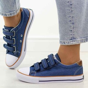 Jeansowe trampki damskie American Club Lh125. Niebieskie trampki American CLUB, bez wzorów, z jeansu, bez zapięcia. Za 99,00 zł.