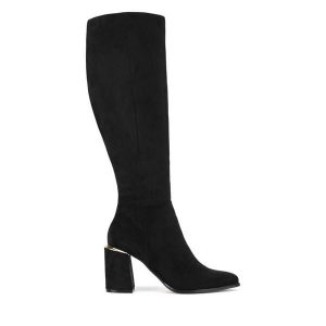 Kozaki Nine West. Czarne kozaki Nine West, bez wzorów, bez obcasa, na słupku, bez zapięcia. Za 359,99 zł.