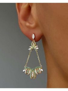 Les Petites Précieuses Pozłacane kolczyki-wkrętki z cyrkoniami rozmiar: onesize. Zielone kolczyki Les Petites Précieuses, z cyrkonią, pozłacane. Za 252,99 zł.