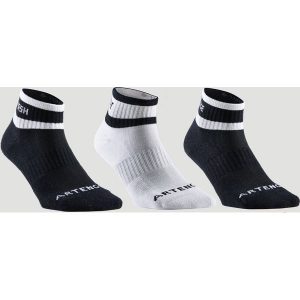 Skarpety sportowe tenis DECATHLON RS500 MID podwyższone 3 pary. Białe skarpetki DECATHLON, bez wzorów, z bawełny. Za 39,99 zł.