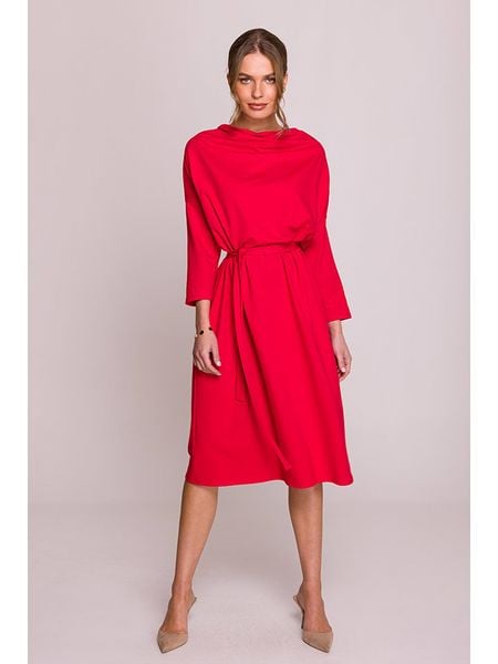 Stylove Sukienka w kolorze czerwonym rozmiar: XXL/3XL. Czerwone sukienki Stylove, xl, bez wzorów, z tkaniny, bez kołnierzyka, bez ramiączek, midi. Za 210,32 zł.