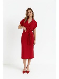 Stylove Sukienka w kolorze czerwonym rozmiar: M. Czerwone sukienki Stylove, m, bez wzorów, bez kołnierzyka, bez ramiączek, midi. Za 223,99 zł.