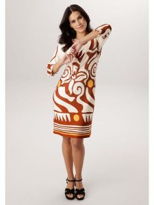 Aniston Sukienka w kolorze kremowo-brązowym rozmiar: 38. Brązowe sukienki Aniston, na co dzień, bez wzorów, bez kołnierzyka, bez ramiączek, midi, proste. Za 217,99 zł.