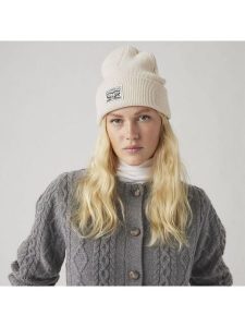 Levi's Czapka beanie w kolorze beżowym rozmiar: onesize. Brązowe czapki Levi's®, bez wzorów, z bawełny. Za 88,85 zł.