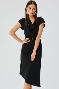 Elegancka asymetryczna sukienka z dekoltem woda czarna. Czarne sukienki Stylove, l, bez wzorów, eleganckie, z asymetrycznym kołnierzem, bez ramiączek, asymetryczne. Za 339,00 zł.