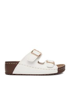 Go Soft Klapki CEO-W21202 Biały. Białe klapki Go Soft, bez wzorów, ze skóry, bez obcasa. Za 99,99 zł.