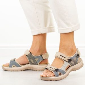 Beżowo nieb. skórzane sandały damskie Vinceza 95414. Niebieskie sandały VINCEZA, bez wzorów, z jeansu, bez obcasa, na płaskiej podeszwie, bez zapięcia. Za 219,00 zł.