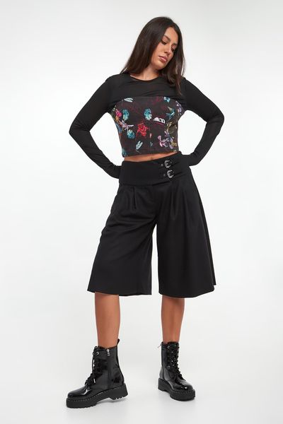 Bermudy damskie wełniane VERSACE JEANS COUTURE. Szorty Versace Jeans Couture, bez wzorów, z jeansu. Za 1 919,00 zł.