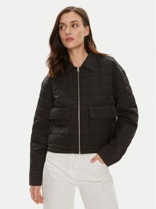 Calvin Klein Jeans Kurtka przejściowa J20J223568 Czarny Relaxed Fit. Czarne kurtki Calvin Klein Jeans, s, bez wzorów, z jeansu, bez kaptura. Za 489,99 zł.