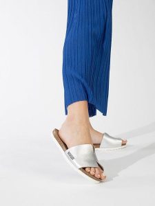 BACKSUN Klapki "Djilo" w kolorze srebrnym rozmiar: 38. Szare klapki Backsun, bez wzorów, z materiału, z otwartym noskiem, bez obcasa. Za 113,10 zł.